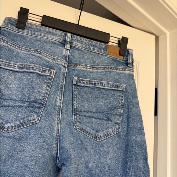 American Eagle Outfitters Women's Blue Distressed Jeans size 2 regular - Picture 7 of 8